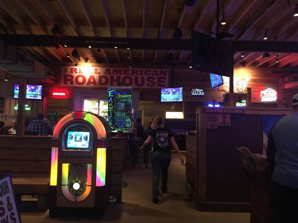 Logan`s Roadhouse